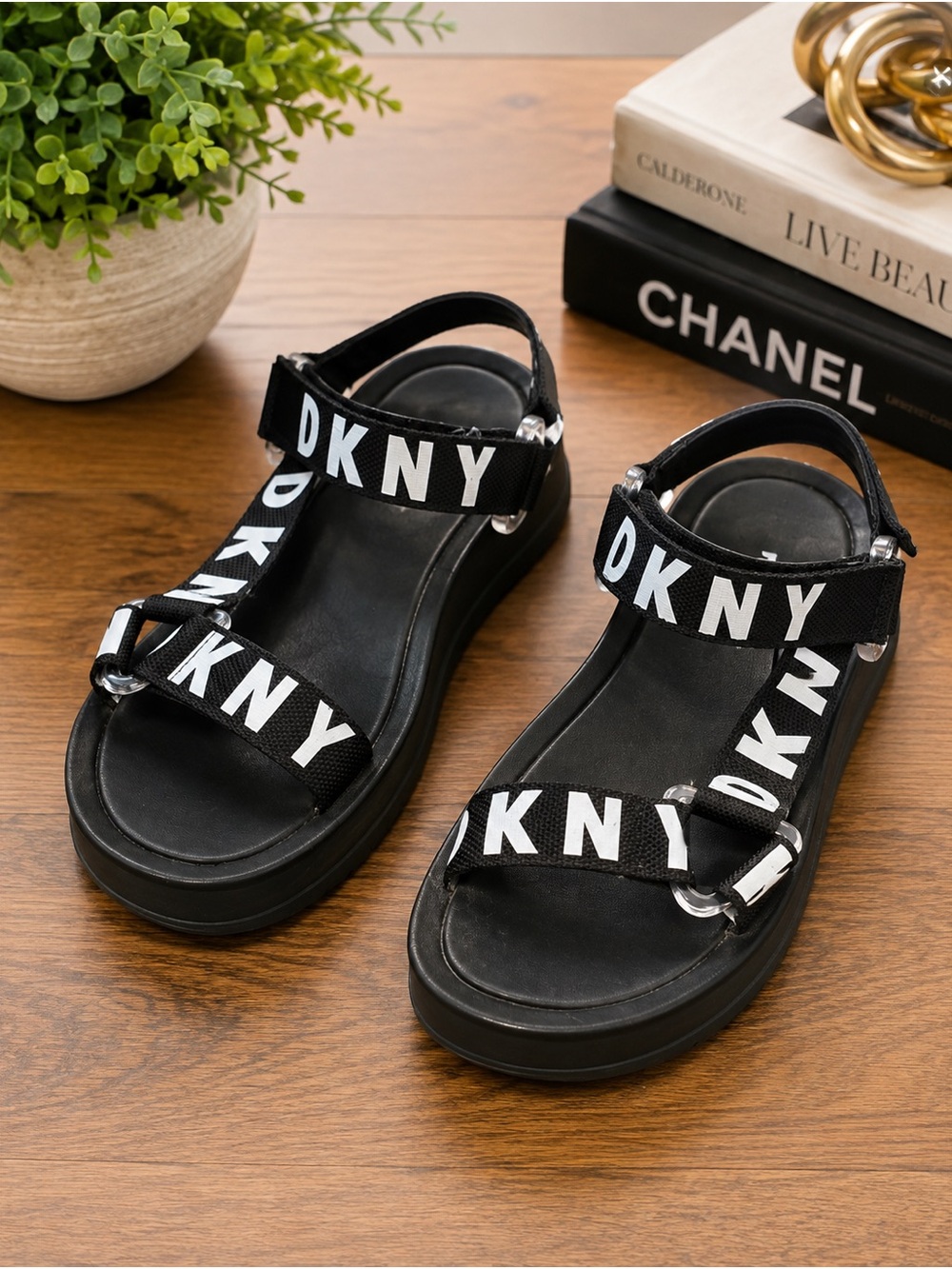 DKNY Women’s Black/White Logo Strappy Platform Sandals Hook & Loop US 6.5 M